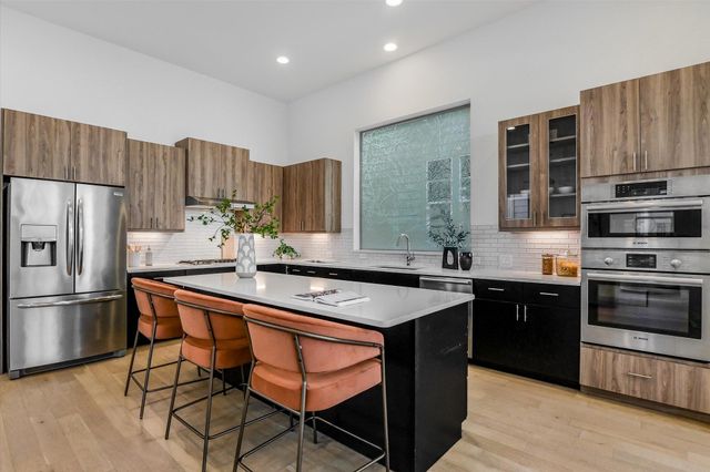 6121 Florencia LN, Austin, TX 78724