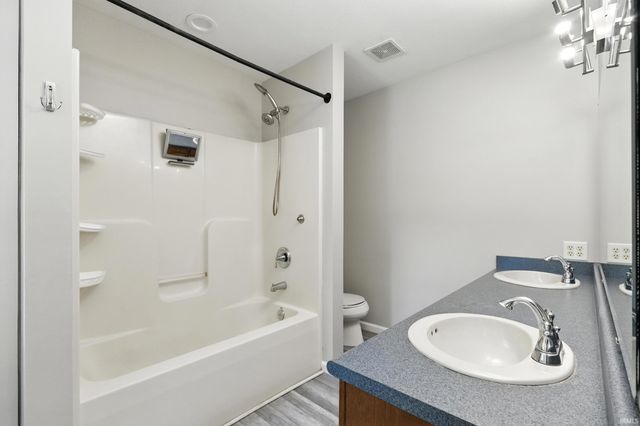 14831 Leesburg Road, Fort Wayne, IN 46818