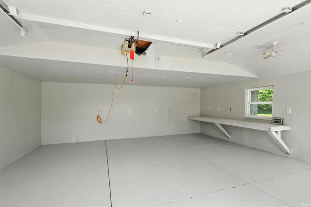 14831 Leesburg Road, Fort Wayne, IN 46818