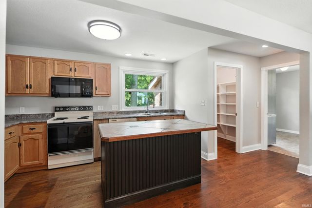 14831 Leesburg Road, Fort Wayne, IN 46818