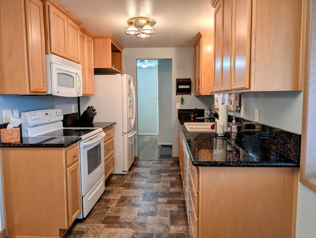 1661 NE Terrace Drive, Grants Pass, OR 97526