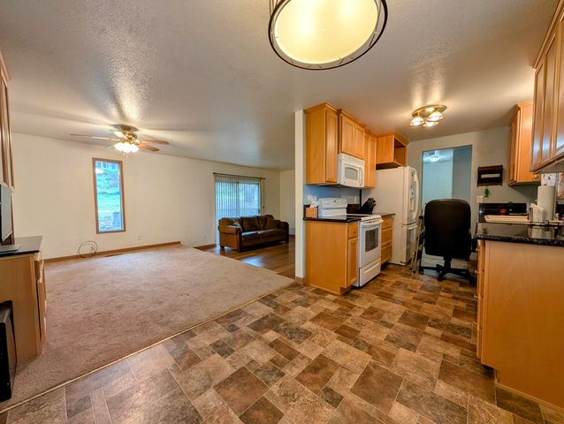 1661 NE Terrace Drive, Grants Pass, OR 97526