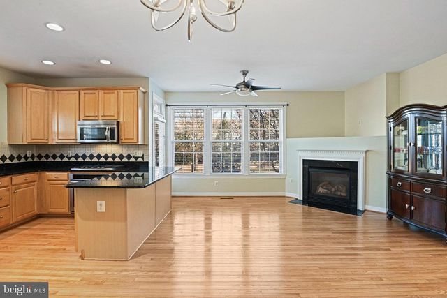 4150 JEREMY GRV, Fairfax, VA 22030