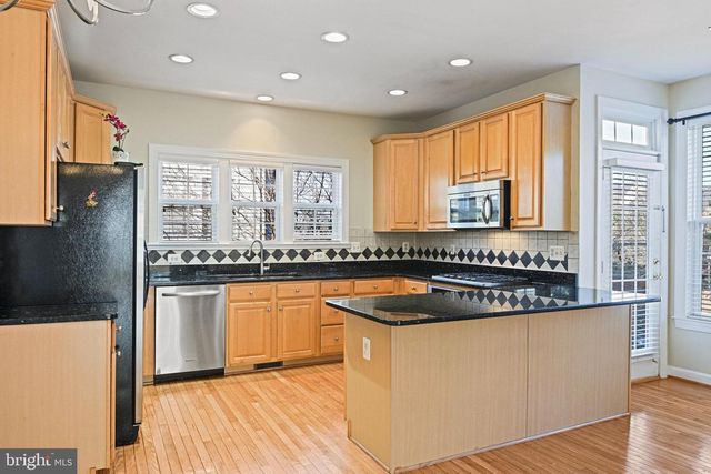 4150 JEREMY GRV, Fairfax, VA 22030