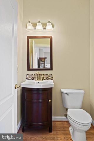 4150 JEREMY GRV, Fairfax, VA 22030