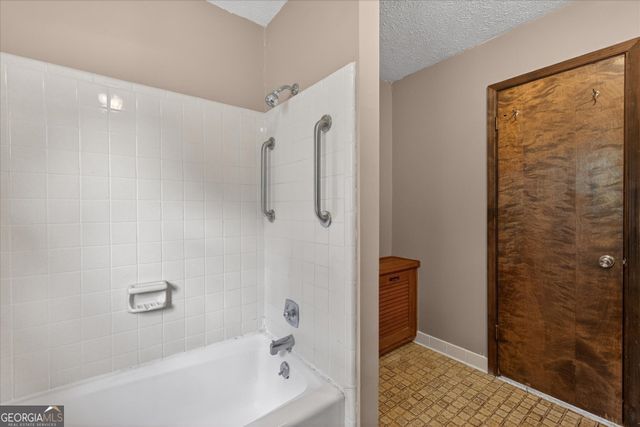 6882 Cowan Mill Rd, Winston, GA 30187