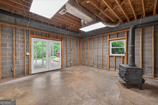 6882 Cowan Mill Rd, Winston, GA 30187