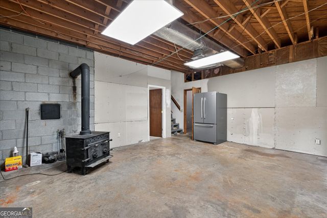 6882 Cowan Mill Rd, Winston, GA 30187