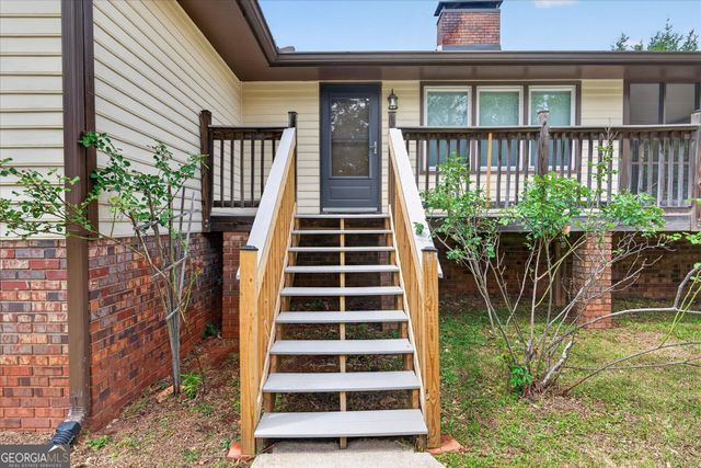 6882 Cowan Mill Rd, Winston, GA 30187