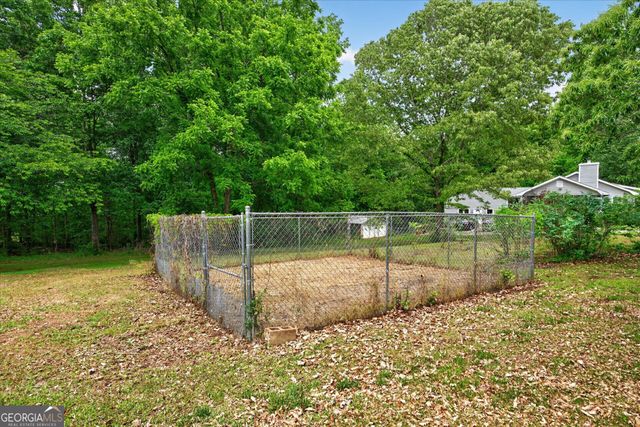 6882 Cowan Mill Rd, Winston, GA 30187