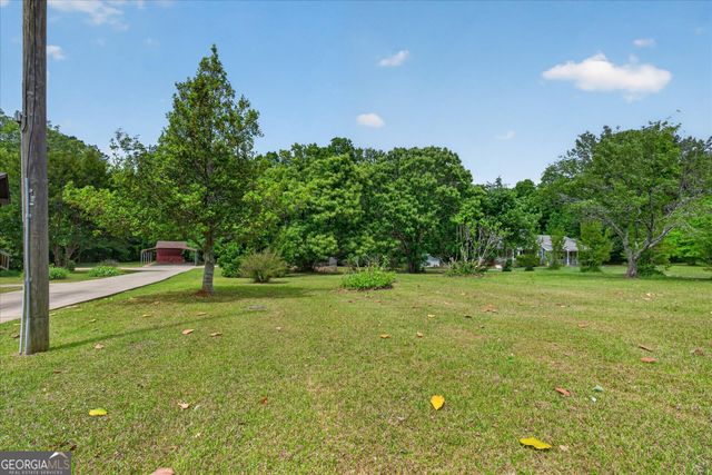 6882 Cowan Mill Rd, Winston, GA 30187