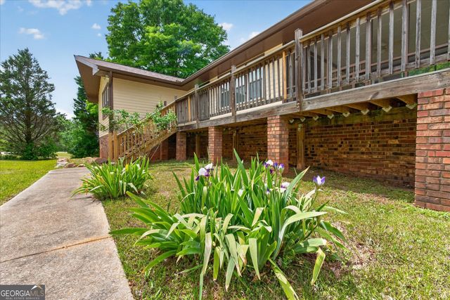 6882 Cowan Mill Rd, Winston, GA 30187