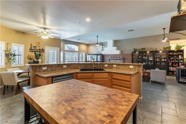 8920 Mannix Court, Las Vegas, NV 89143