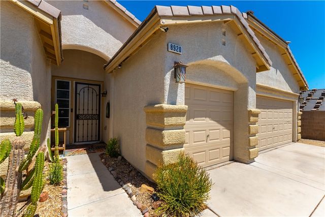 8920 Mannix Court, Las Vegas, NV 89143