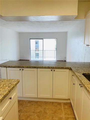 6900 N Kendall Dr A304, Pinecrest, FL 33156