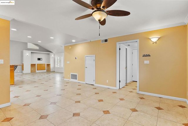 5130 Kegan Ln, Oakley, CA 94561