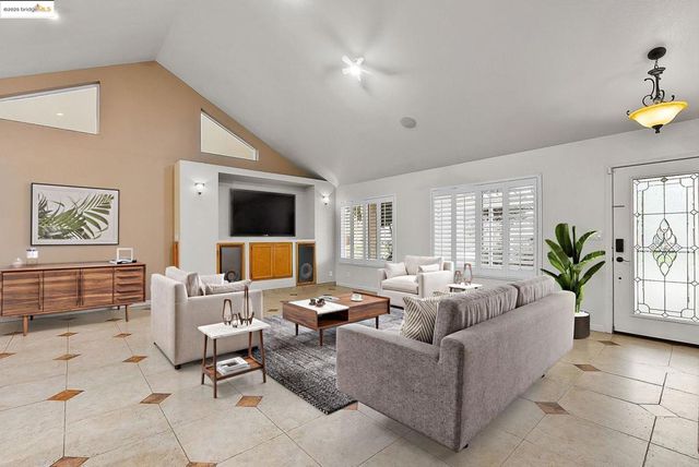 5130 Kegan Ln, Oakley, CA 94561