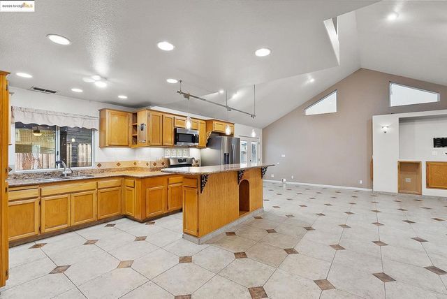 5130 Kegan Ln, Oakley, CA 94561
