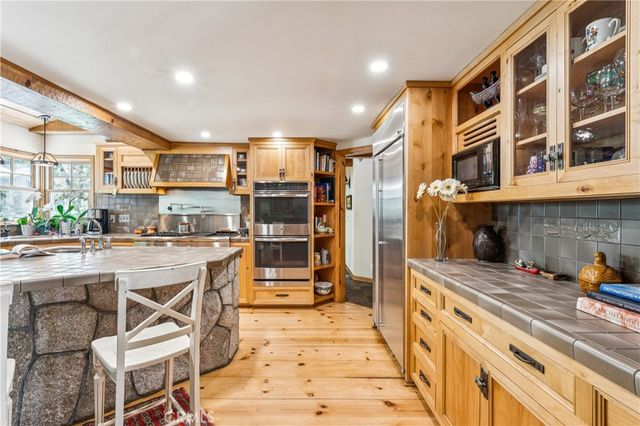 28971 North Shore Road, Lake Arrowhead, CA 92352
