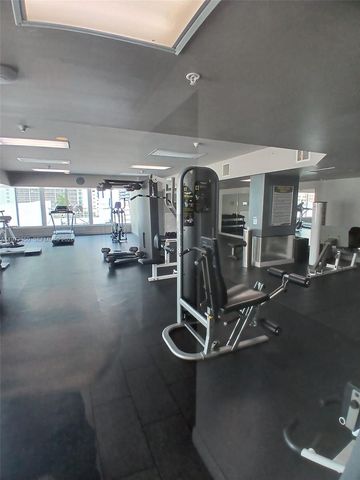 275 NE 18th St 810, Miami, FL 33132