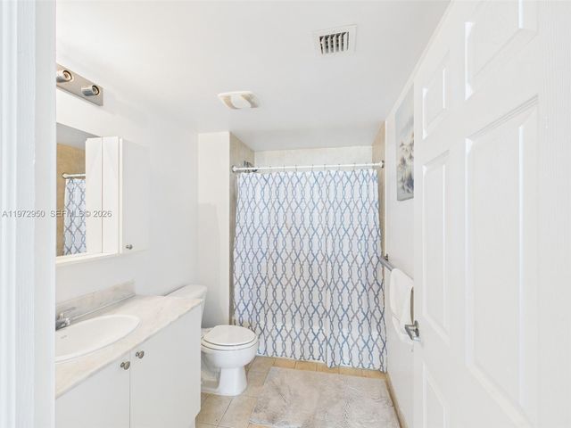 275 NE 18th St 810, Miami, FL 33132