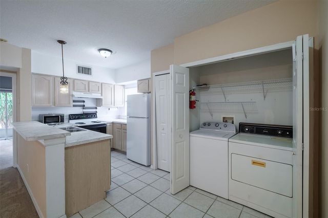 2805 E WASHINGTON STREET, Orlando, FL 32803