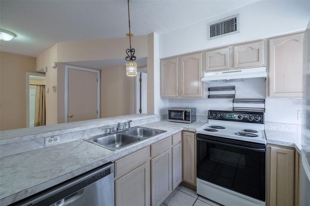 2805 E WASHINGTON STREET, Orlando, FL 32803