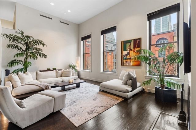 201 Newbury St 202, Boston, MA 02116