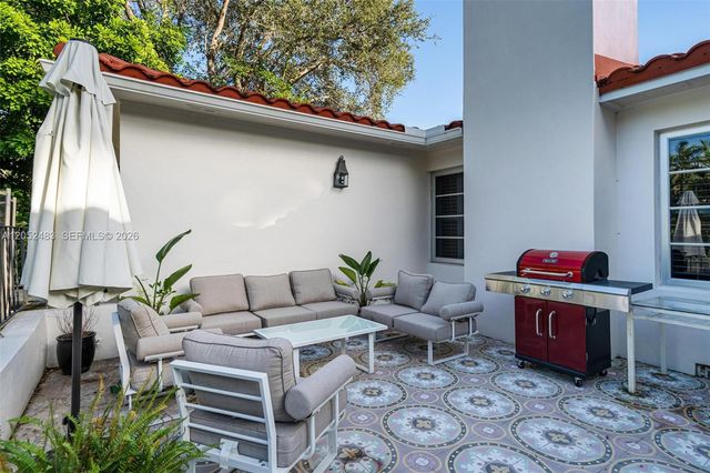 935 NE 72nd Terrace, Miami, FL 33138