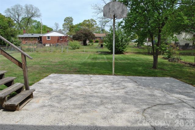 909 Timberlane Drive, Mount Holly, NC 28120