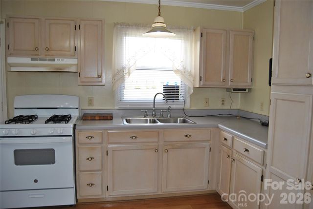 909 Timberlane Drive, Mount Holly, NC 28120