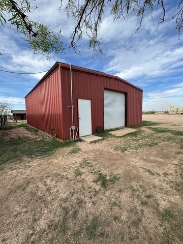 5038 N Sullivan Rd, Fort Stockton, TX 79735