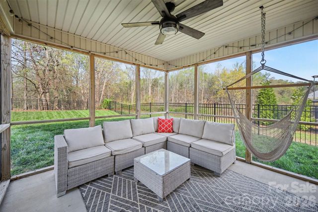 128 Lantern Acres Drive, Mooresville, NC 28115