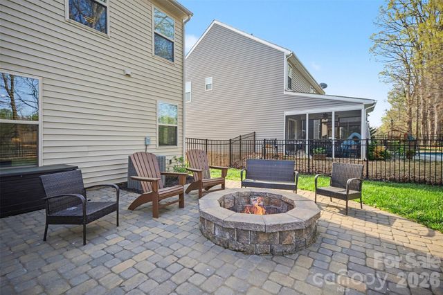 128 Lantern Acres Drive, Mooresville, NC 28115