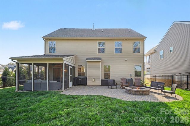 128 Lantern Acres Drive, Mooresville, NC 28115