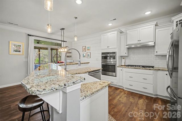 128 Lantern Acres Drive, Mooresville, NC 28115