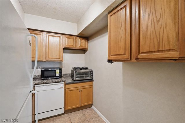 100 South Crestline Drive 16, Las Vegas, NV 89107