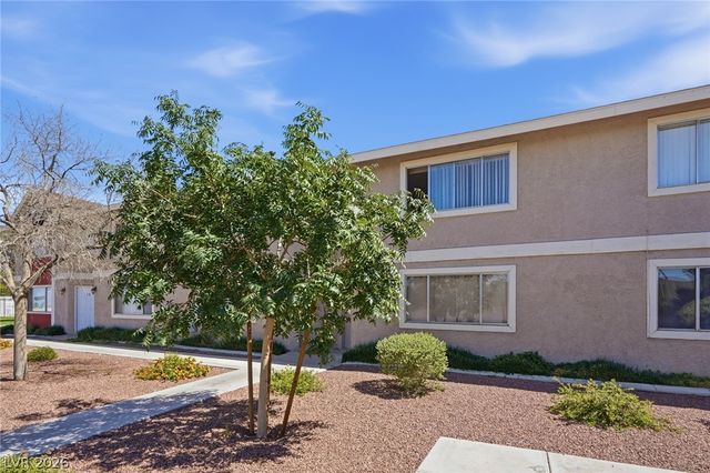 100 South Crestline Drive 16, Las Vegas, NV 89107