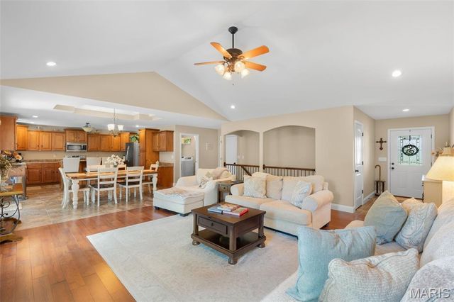2362 Fire Crest Court, Washington, MO 63090