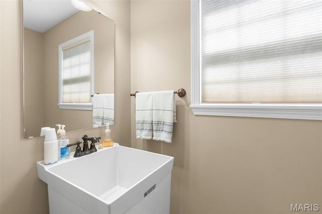 2362 Fire Crest Court, Washington, MO 63090