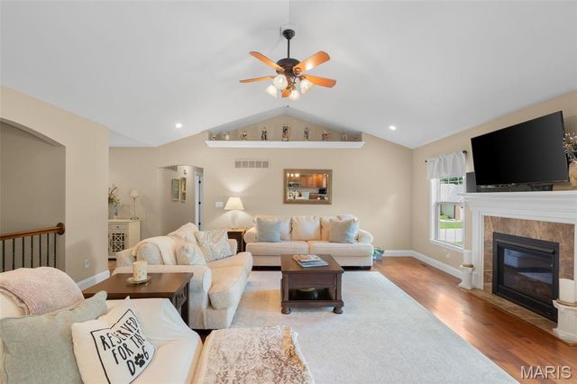 2362 Fire Crest Court, Washington, MO 63090