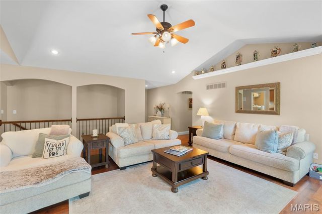 2362 Fire Crest Court, Washington, MO 63090