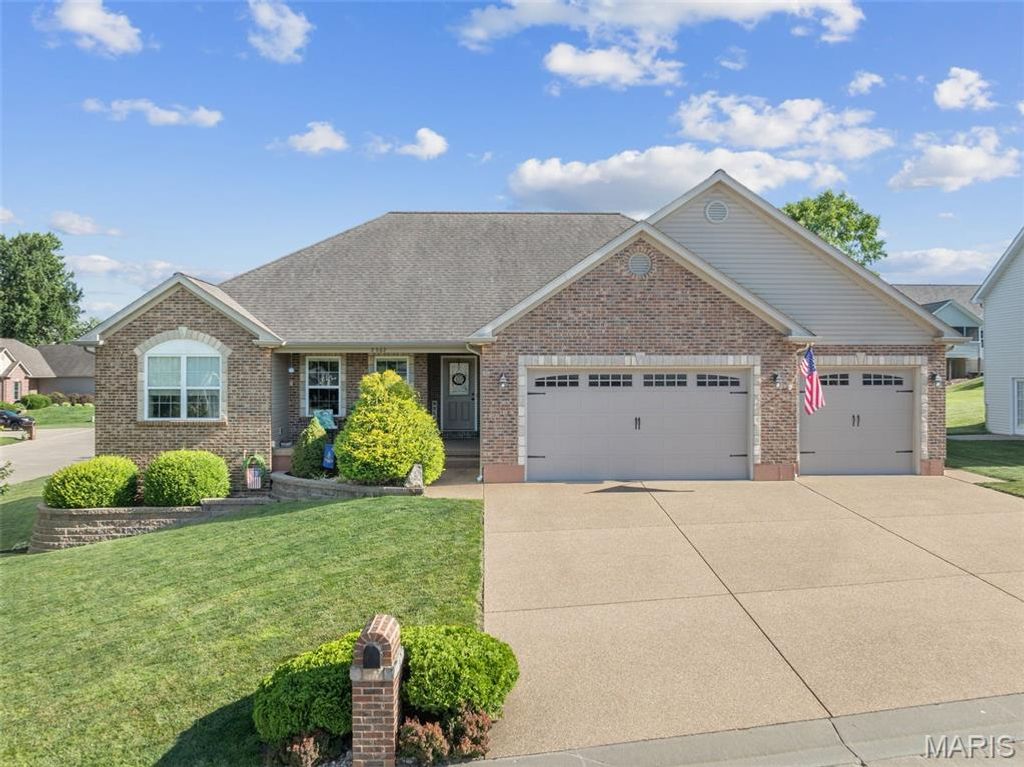 2362 Fire Crest Court, Washington, MO 63090