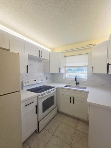 3196 49th Lane S, Lake Worth Beach, FL 33461