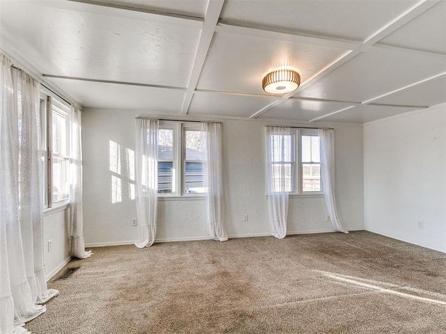 1217 W Industrial Road, Guthrie, OK 73044