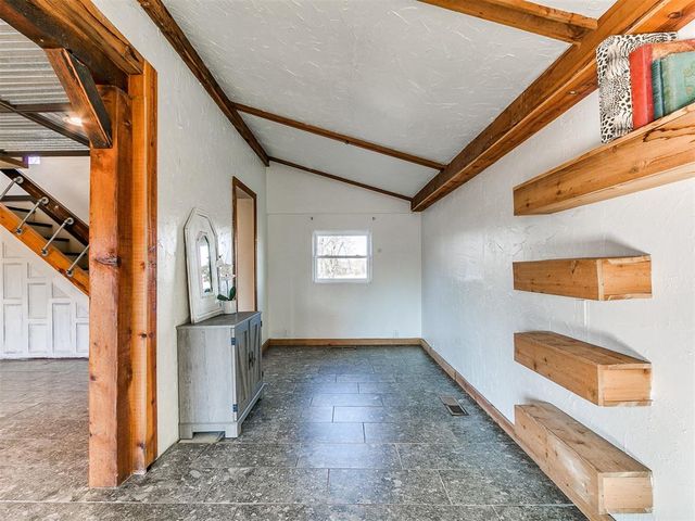 1217 W Industrial Road, Guthrie, OK 73044