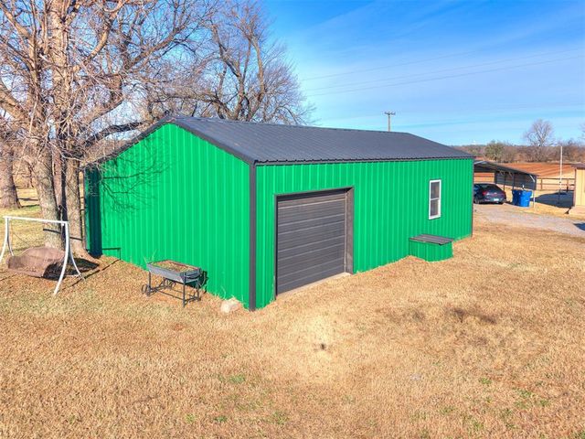 1217 W Industrial Road, Guthrie, OK 73044