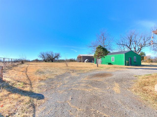 1217 W Industrial Road, Guthrie, OK 73044