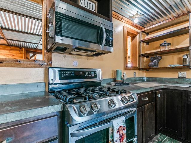 1217 W Industrial Road, Guthrie, OK 73044