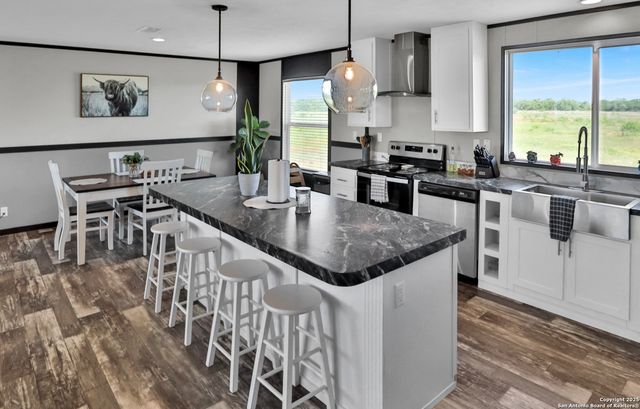 399 Private 1523, Bandera, TX 78003